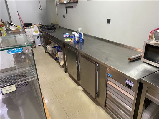 Prodajem kompletnu kuhinju