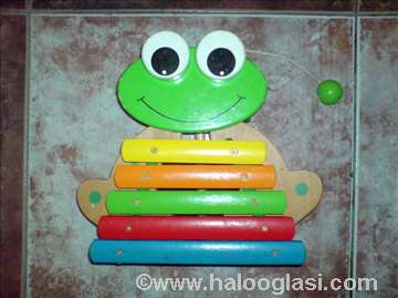 Drvena igračka žabac muzički ksilofon