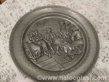 Ukrasni, metalni, reljefni tanjir  1