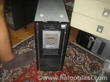 Kompjuter Pentium 4, monitor i sva oprema