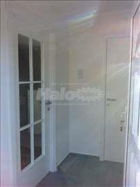 Prelep stančić u kući u mirnom kraju grada