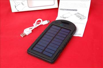 Eksterna baterija sa solarnim punjenjem