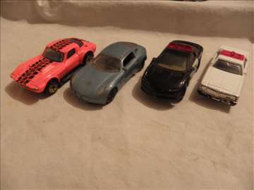  4 kom. automobila, oko 1:60, II