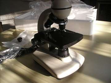 Mikroskop do x400
