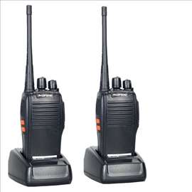 Dve Baofeng radio stanice sa opremom