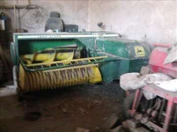 Presa John Deere 342