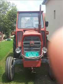Traktor 542