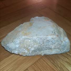 Kalcit kristali na steni, 700 g