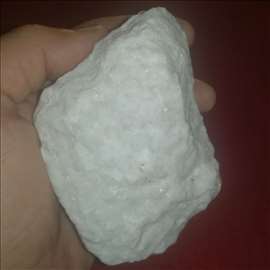 Mermer sa sitnim kristalima, 578 g
