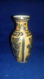 Mala keramička vaza 