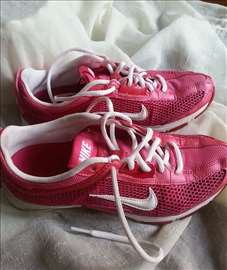 Nike patike br. 37.5 malo nosene