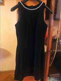 Mala crna haljina od plisa vel s