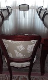 Stilski trpezarijski sto sa stolicama