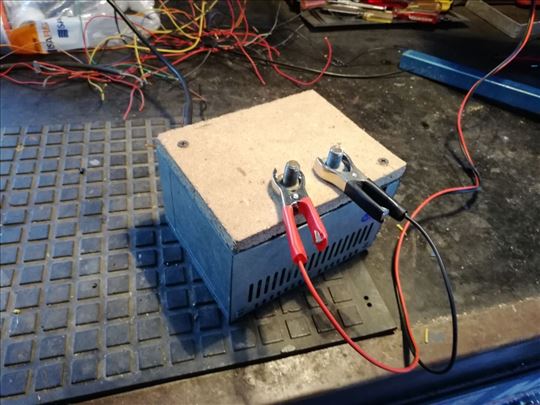 Ispravljač - adapter 12 volti