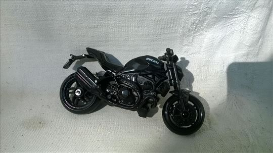Motor Ducati 1:18, plastični