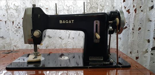Prodajem polovnu Bagat Jadranka šivaću mašinu