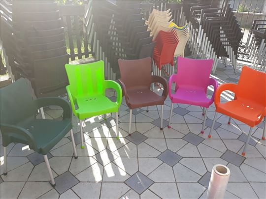 plasticne stolice