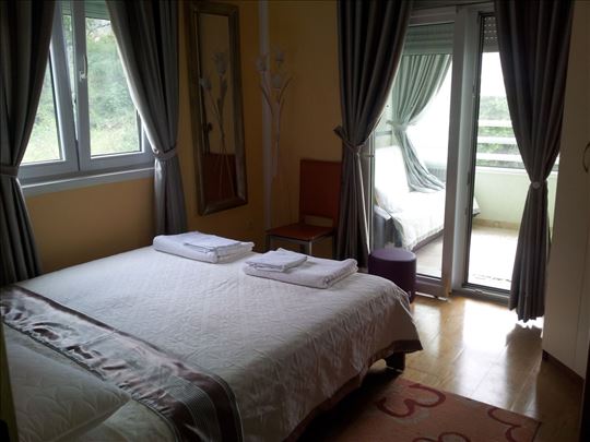 Crna Gora, Bečići, lux apartman sa garazom