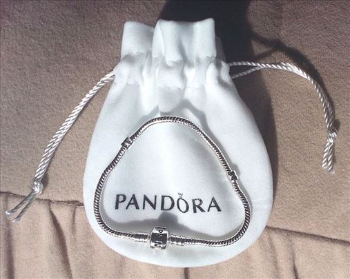 Posrebrena 925 prelepa Pandora stil narukvica VV