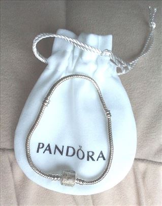 Posrebrena 925 prelepa Pandora stil narukvica VBV