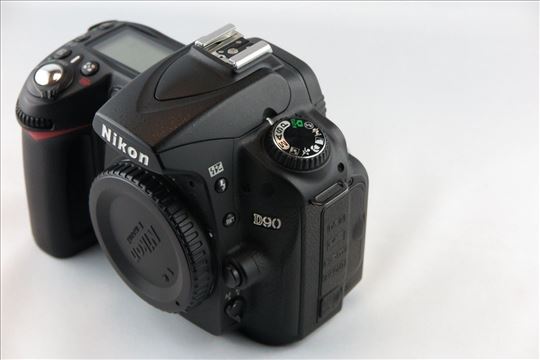 Nikon D90 telo + 50mm 1.8 objektiv