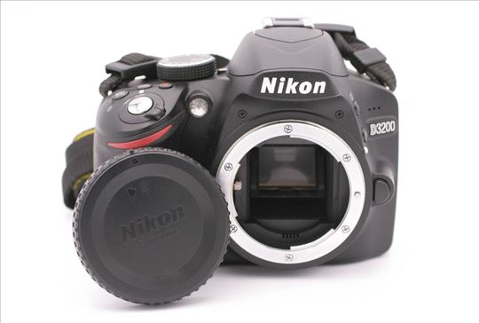 Nikon D3200 + 18-55mm AF-S VR objektiv
