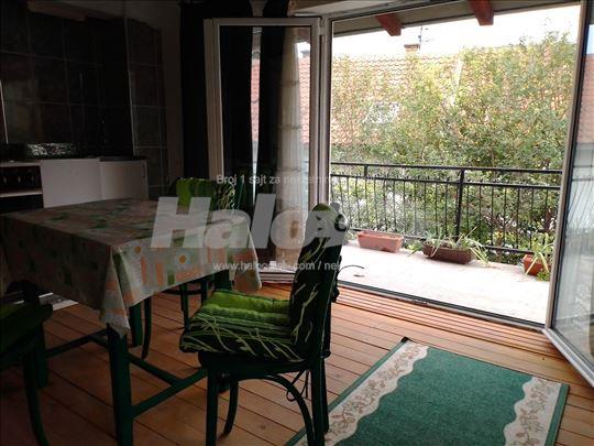 Garsonjera blizu centra Zemuna