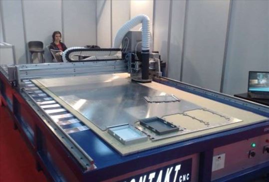 CNC Mašina za sečenje alubonda 
