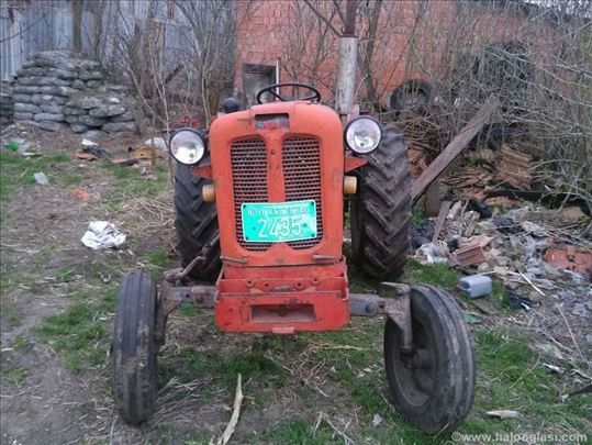 Traktor IMT 555