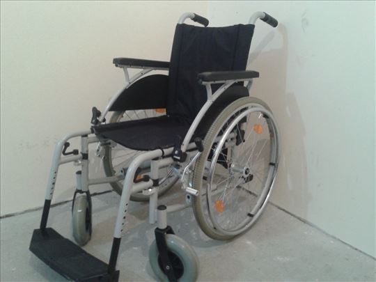 Invalidska kolica lako sklopiva
