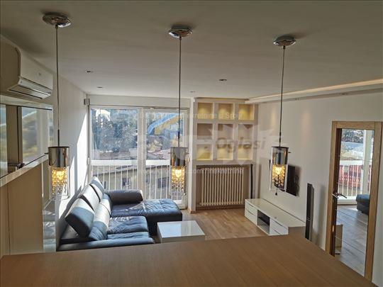 LUX, Renoviran, 55m2, vrhunski opremljen, svetao