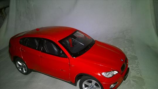 Rastar BMW X6, 1:24, China, nekompletan, fali: ret