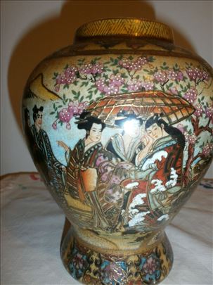 kineska vaza stara 30 god rucno oslikana