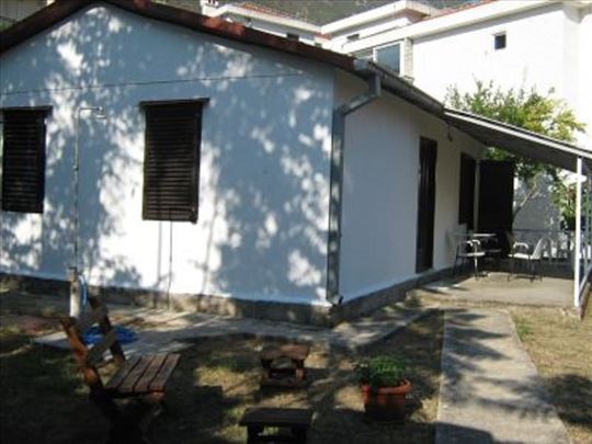 Crna Gora, Prčanj, kuća za odmor 50m od mora