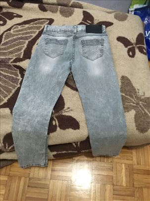 Pantalone sive br 10 očuvane