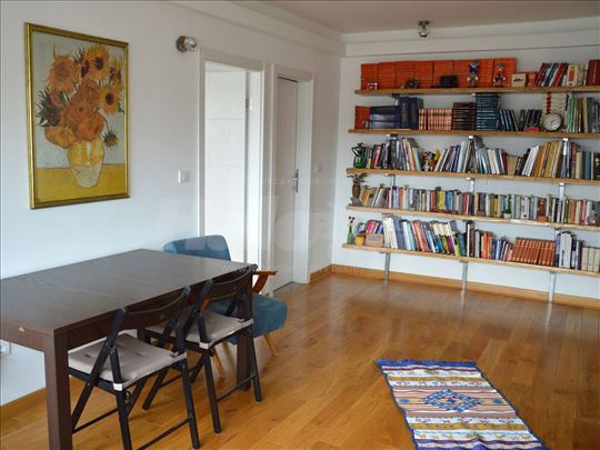 Savamala,lux,renoviran, namešten, sa pogledom 69m2