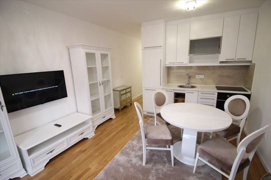 Top ponuda, 3.0 stan, garaža! ID 3197