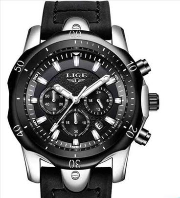 Crno srebrni sat sa hronometrima i ojačanim kaišem