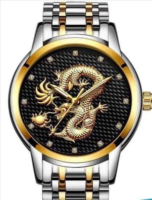 Srebrno crni sat sa 3D detaljem zmaja