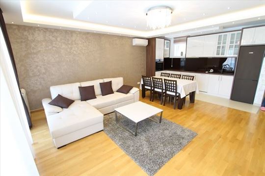 Top ponuda, 3.0 stan, garaža, centar, ID 6181