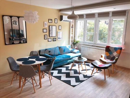 Strahinjića Bana, renoviran, svetao, moderan