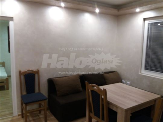 Izdajem 1.0 stan u kući n.beograd tosin bunar