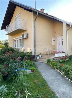 Kuca u najmirnijem delu Batajnice