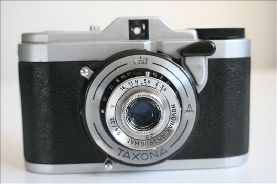 Taxona Zeiss Ikon (24x24) (na stanju)