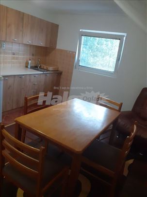 Izdajem  stana na Altini 60m 