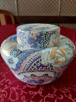 Porcelanska šatula, ručno bojena