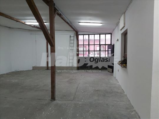 Magacin, 170m2, Zrenjaninski put 92c (35m2 kanc)