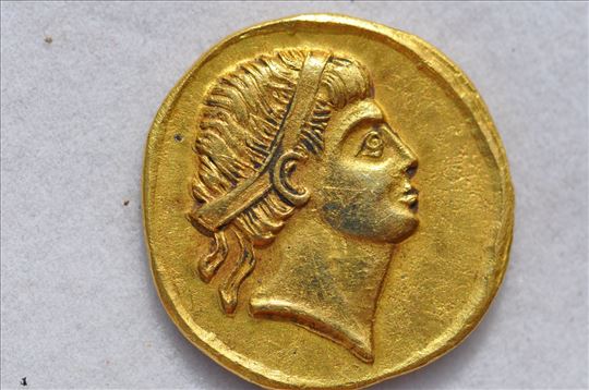 Rim, aureus cara Konstantina Velikog