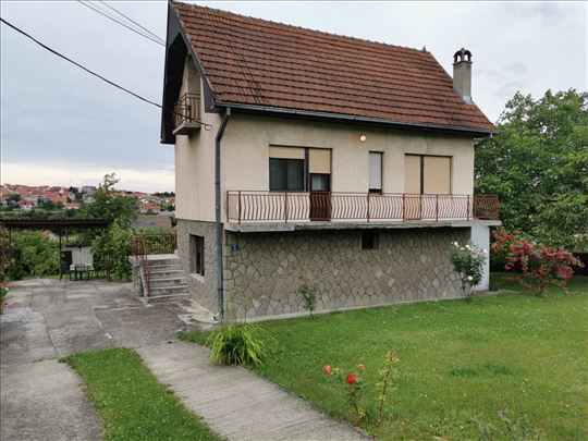 Kuća - Lazarevac, 80 m2 na placu od 10 ari
