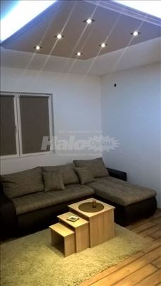 Izdajem namesten stan u Zemunu, sa režijama